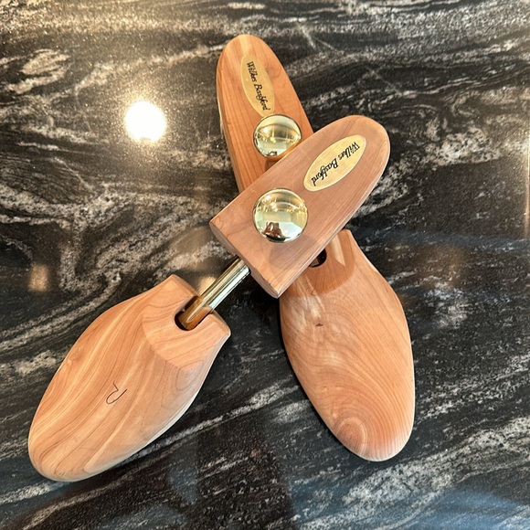 Wilkes Bashford Men’s Shoe Tree - Picture 2 of 3